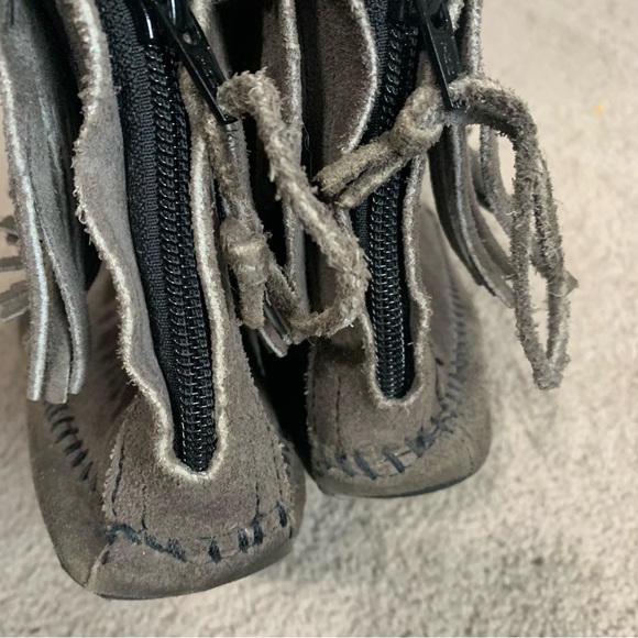 Minnetonka Suede Leather Fringe Studded Detail Ankle Booties - Picture 7 of 13